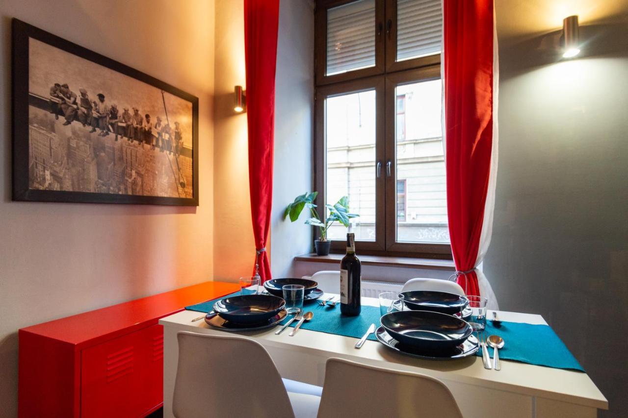 Lilly Apartment Main Train Station Old Town By The Castle Suites Krakow Luaran gambar