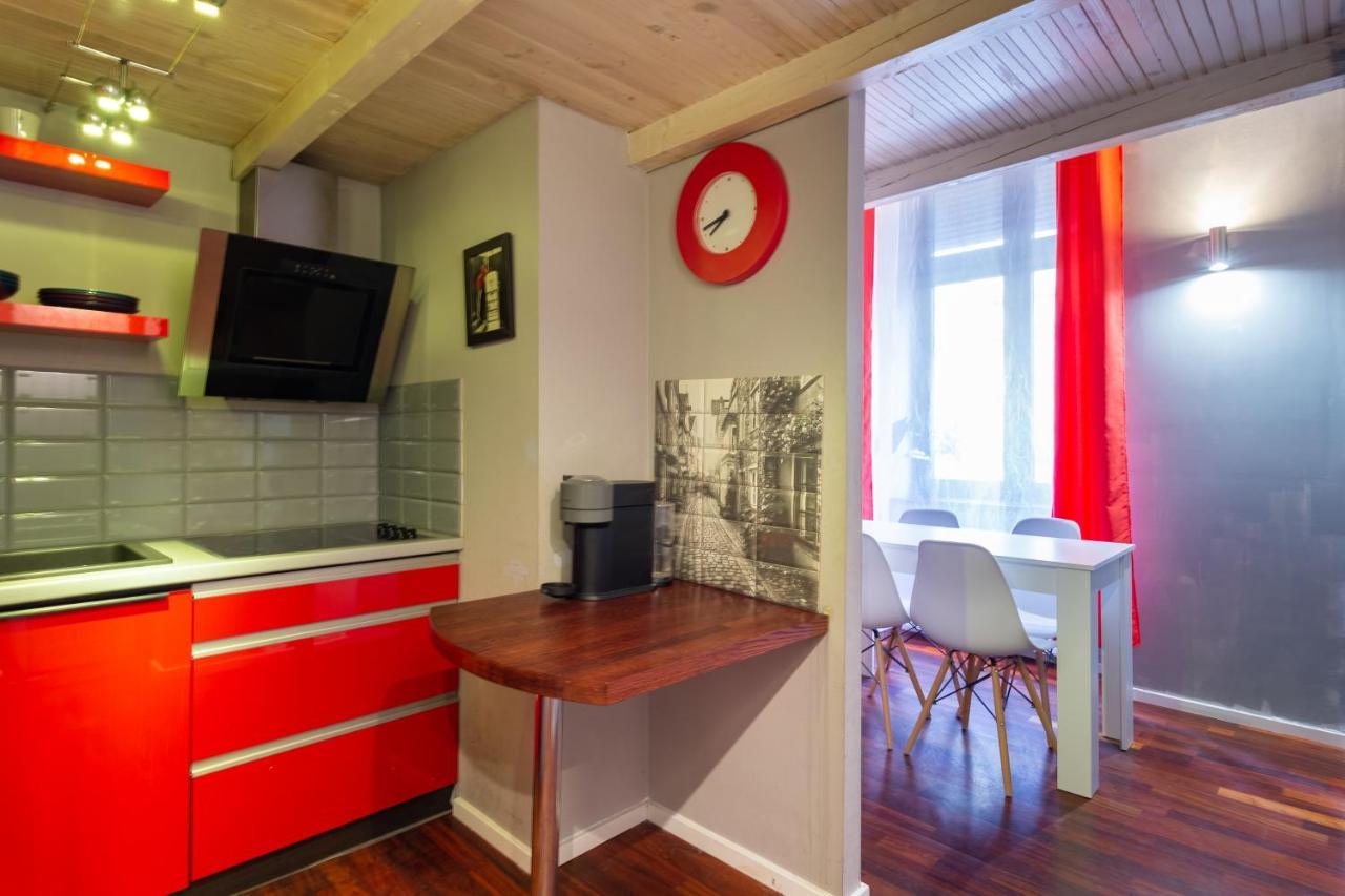 Lilly Apartment Main Train Station Old Town By The Castle Suites Krakow Luaran gambar