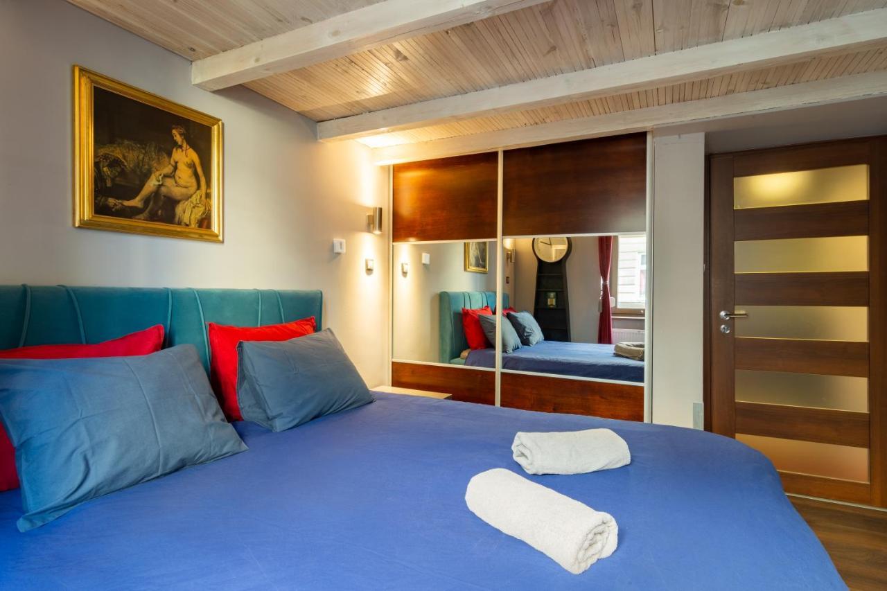 Lilly Apartment Main Train Station Old Town By The Castle Suites Krakow Luaran gambar